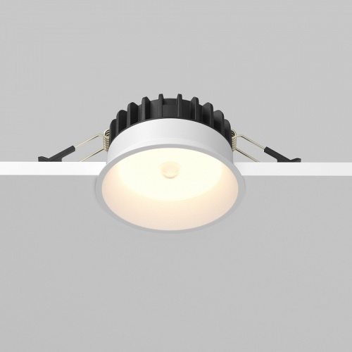 Встраиваемый светильник Maytoni Technical Okno DL055-8W3K-SEN-W фото 3 Встраиваемый светильник Maytoni Technical Okno DL055-8W3K-SEN-W фото 3