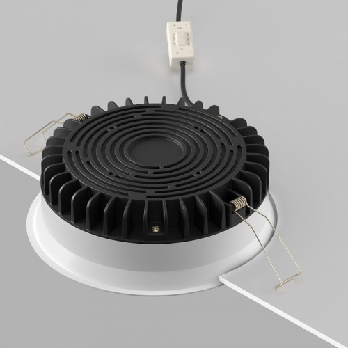 Встраиваемый светильник Maytoni Technical Okno DL055-18W3-4-6K-W фото 4 Встраиваемый светильник Maytoni Technical Okno DL055-18W3-4-6K-W фото 4
